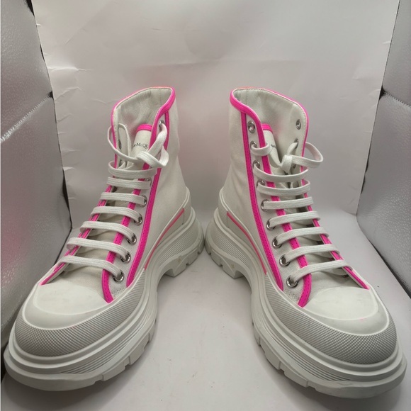 Alexander McQueen Tread Slick Boot 'White Fluo Pink' SZ 39 - Picture 3 of 8
